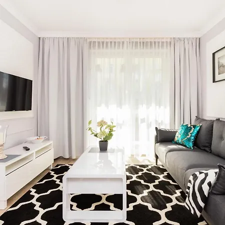 350m To The Piastowska By Renters Prestige *