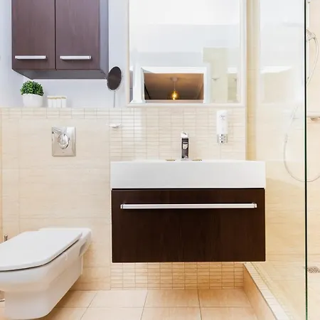 350m To The Piastowska By Renters Prestige *