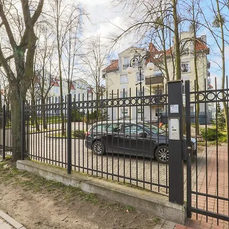 350m To The Piastowska By Renters Prestige 아파트 *