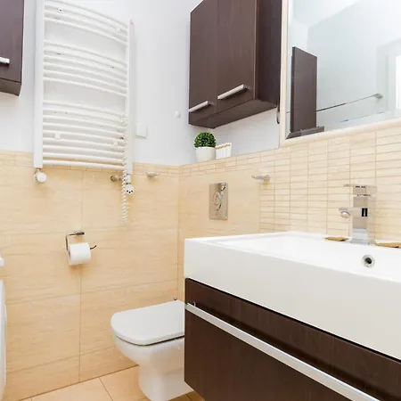 350m To The Piastowska By Renters Prestige Апартаменты